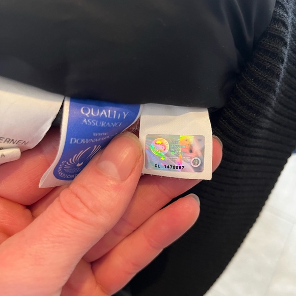 Women’s Canada Goose PBI Chilliwack Bomber Jacket and Tundra Ski Pants - Picture 9 of 10